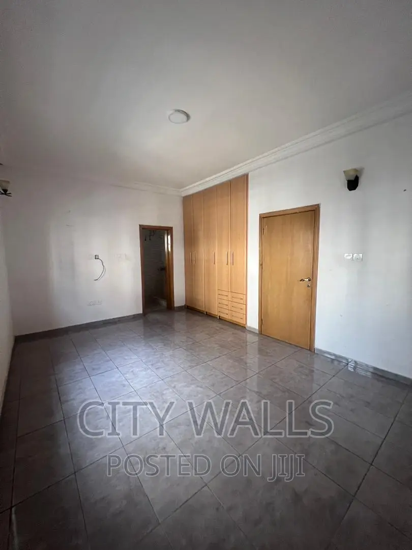 4bdrm Townhouse / Terrace in Richmond Estate, Ikate for rent