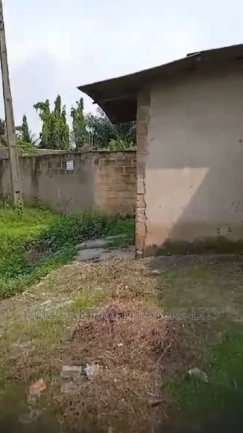 3bdrm Bungalow in Afobaje Ota for sale