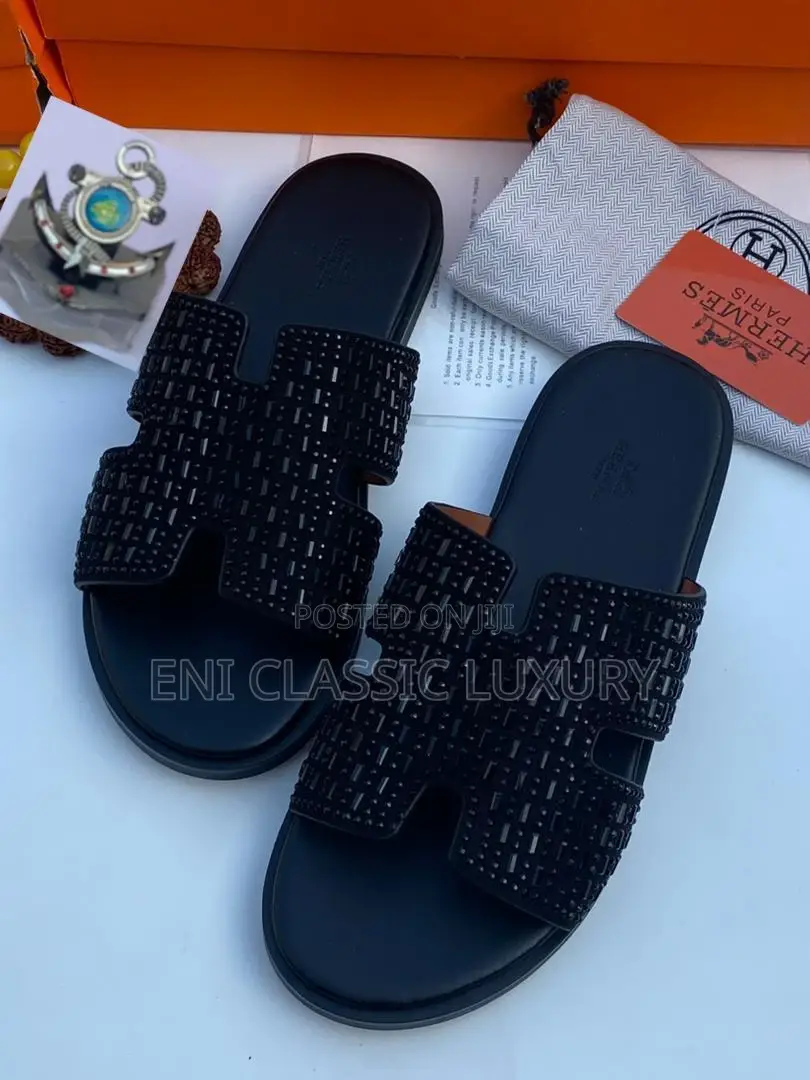 Most Wanted Trending Luxury Slippers Versace Available
