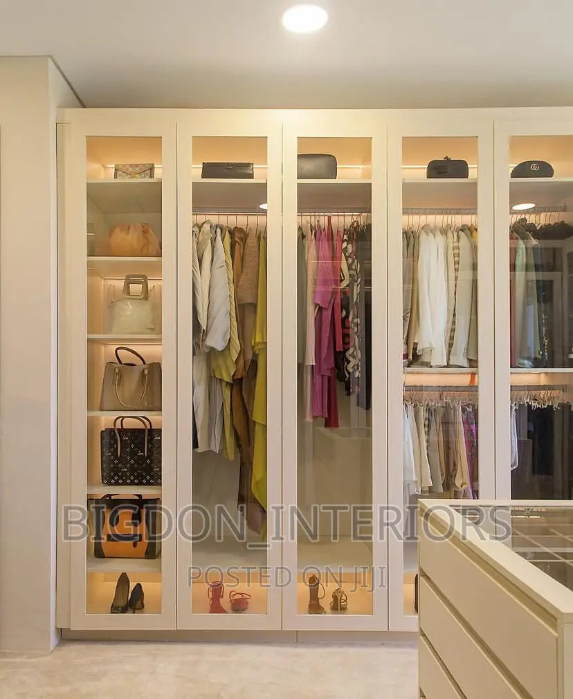 Walk-in Closet and Wardrobe