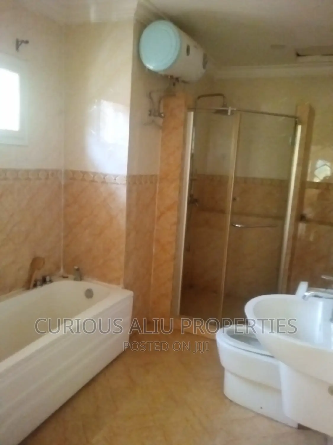 5bdrm Duplex in Brain And Herman, Life Camp for rent