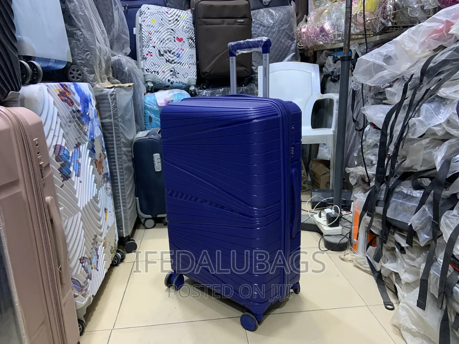 Medium Size Blue Quality Unbreakable Travel Luggage