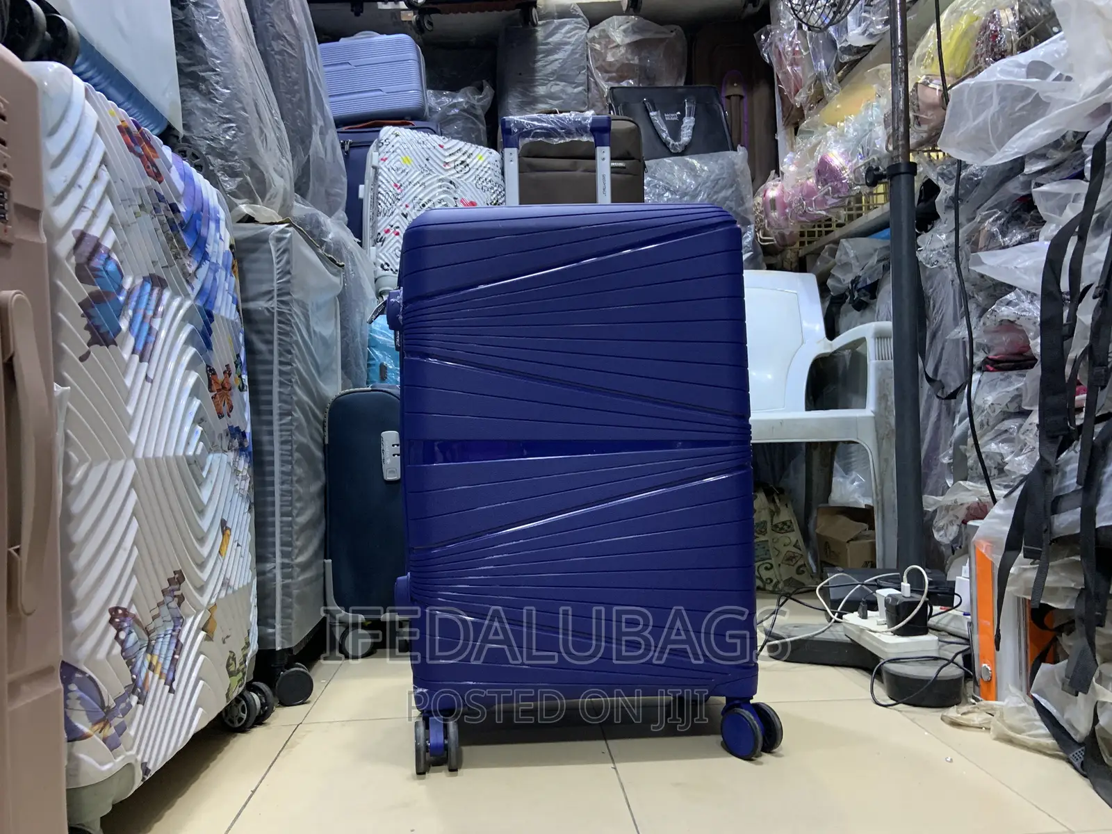 Medium Size Blue Quality Unbreakable Travel Luggage