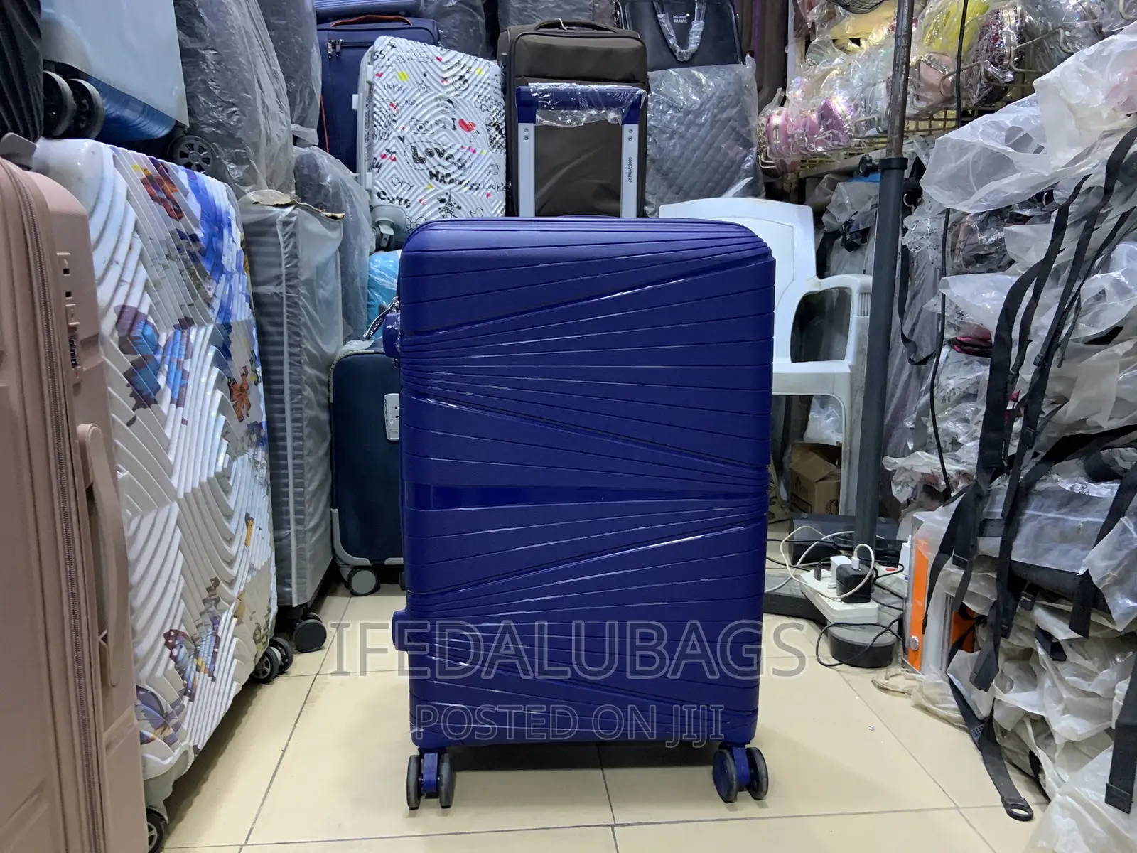 Medium Size Blue Quality Unbreakable Travel Luggage