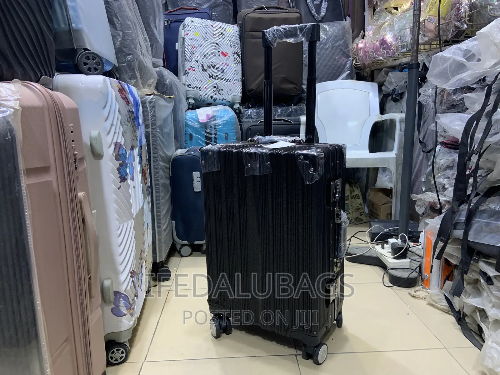 Small Size Quality Imported Aluminum Frame Travel Luggage