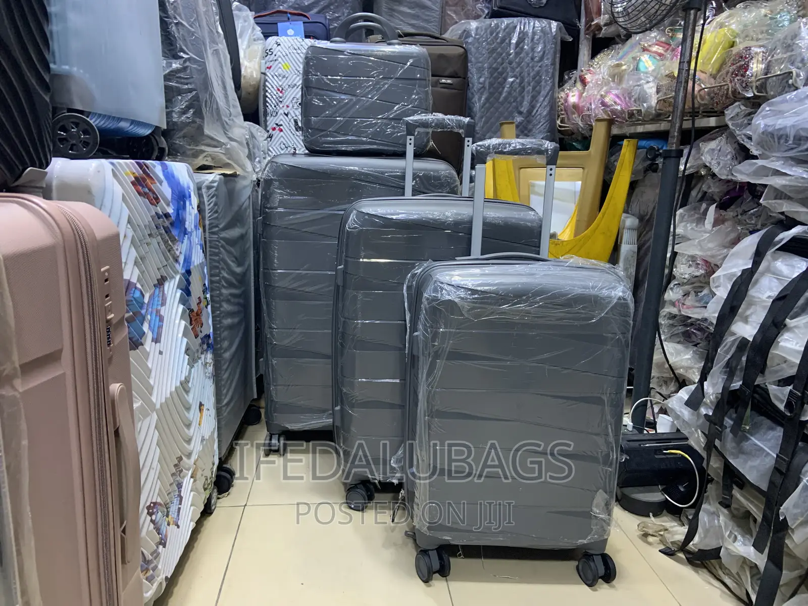 Set Of Grey Colour Quality Unbreakable Travel Luggage