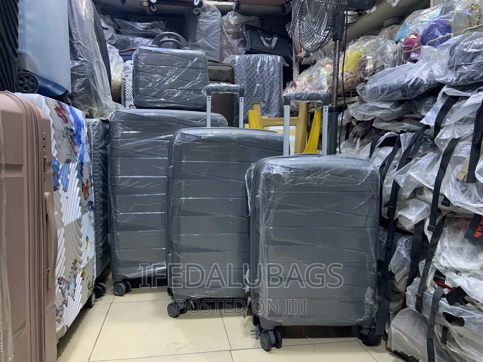 Set Of Grey Colour Quality Unbreakable Travel Luggage