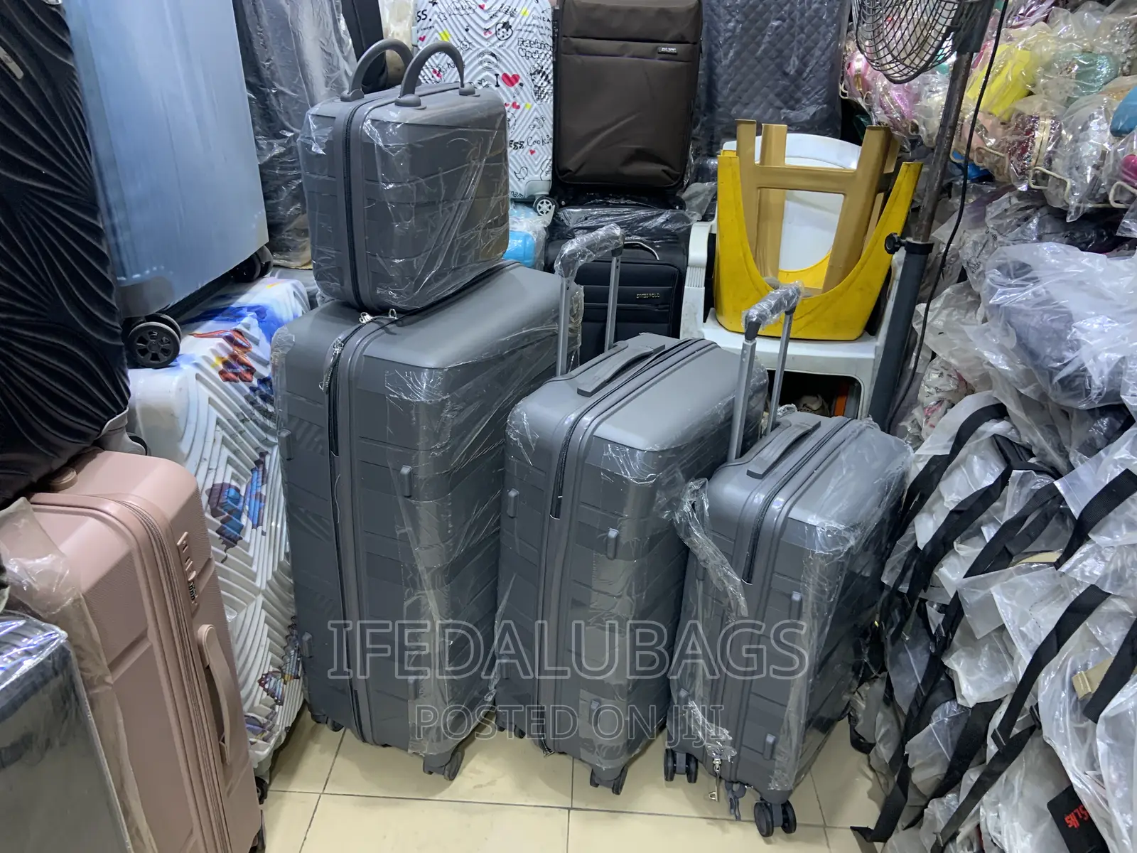 Set Of Grey Colour Quality Unbreakable Travel Luggage
