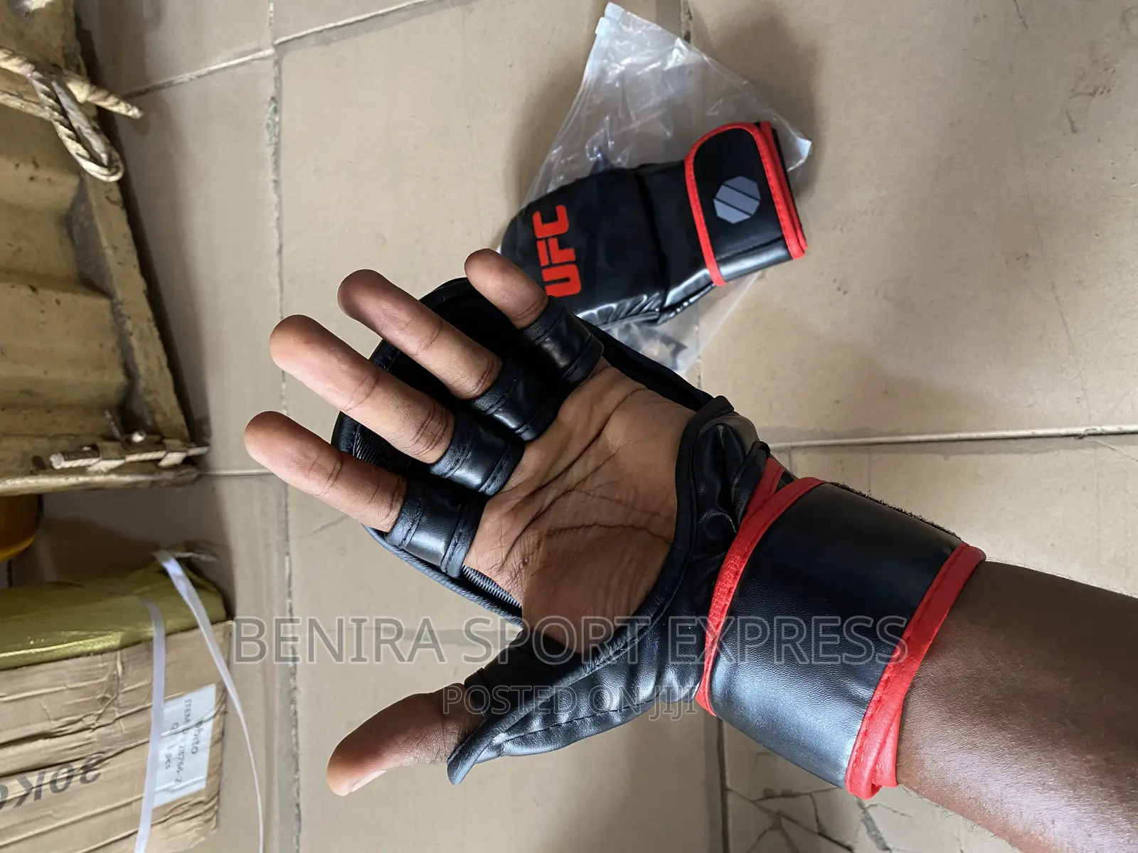 UFC Gloves ( 01)