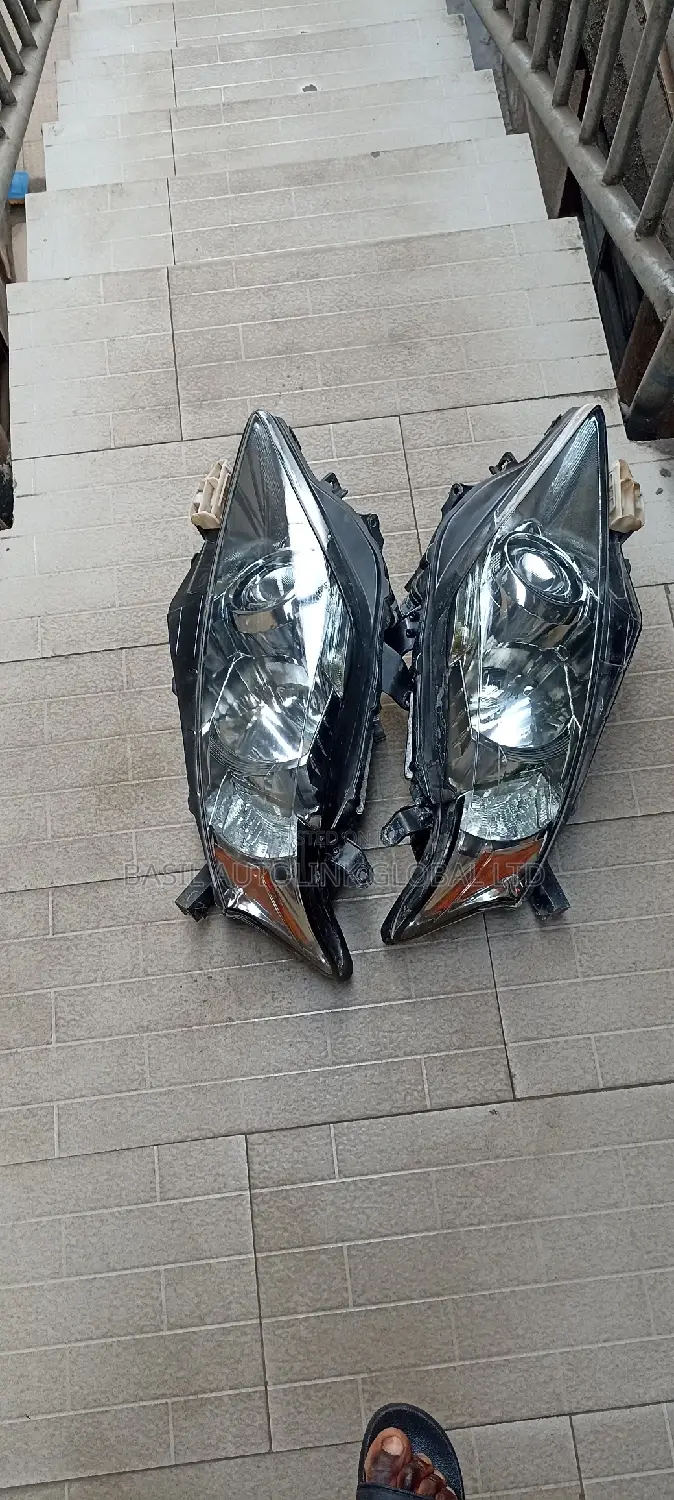 Charger Headlamp Rx350 2010