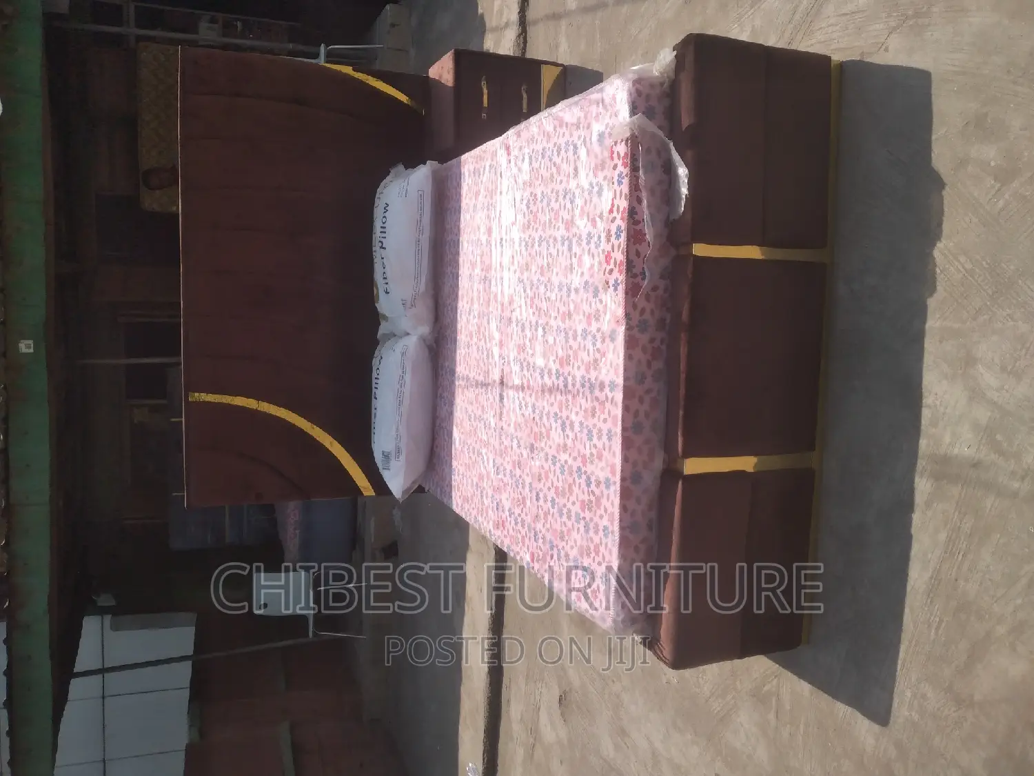 Quality 4.5by6 Ulphostery Padded Bed Frame With One Bed Side