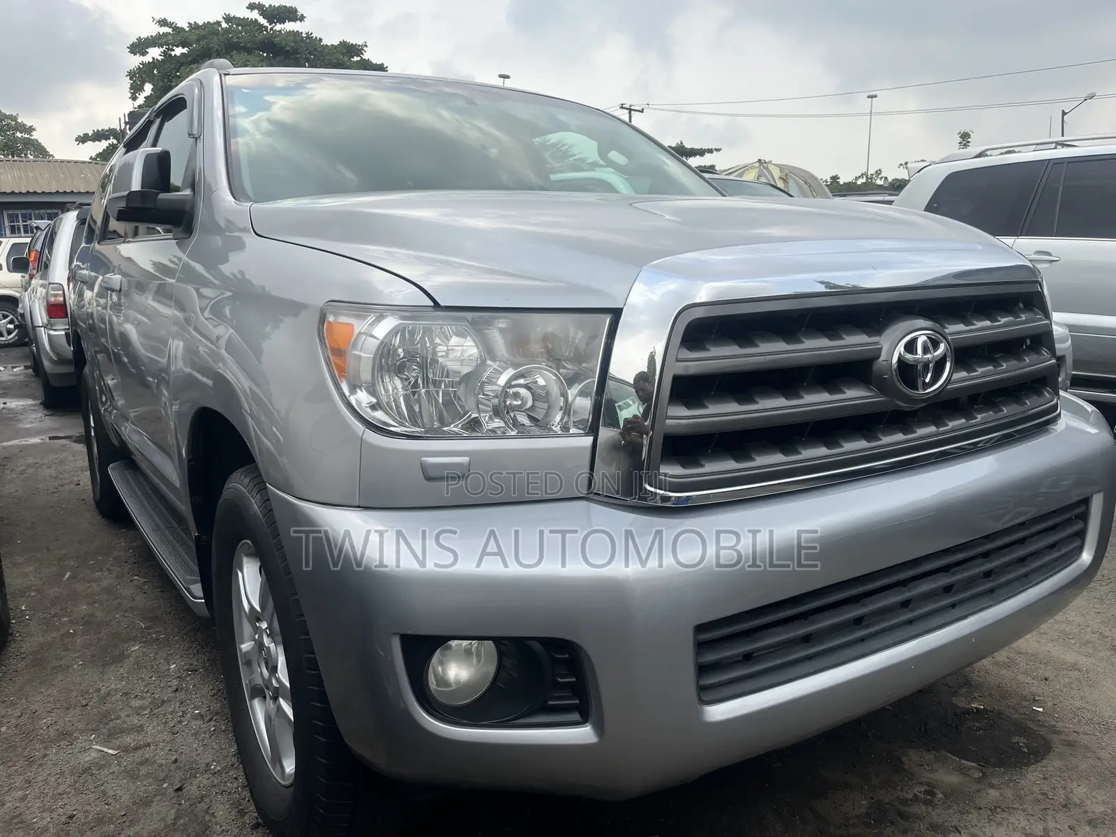 Toyota Sequoia 2010 Silver