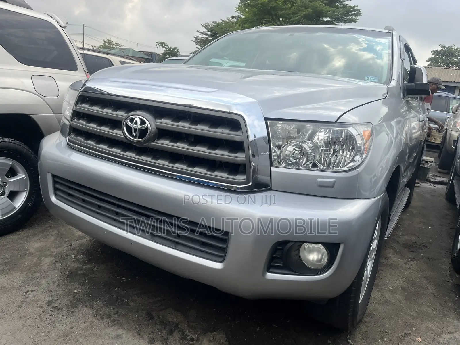 Toyota Sequoia 2010 Silver