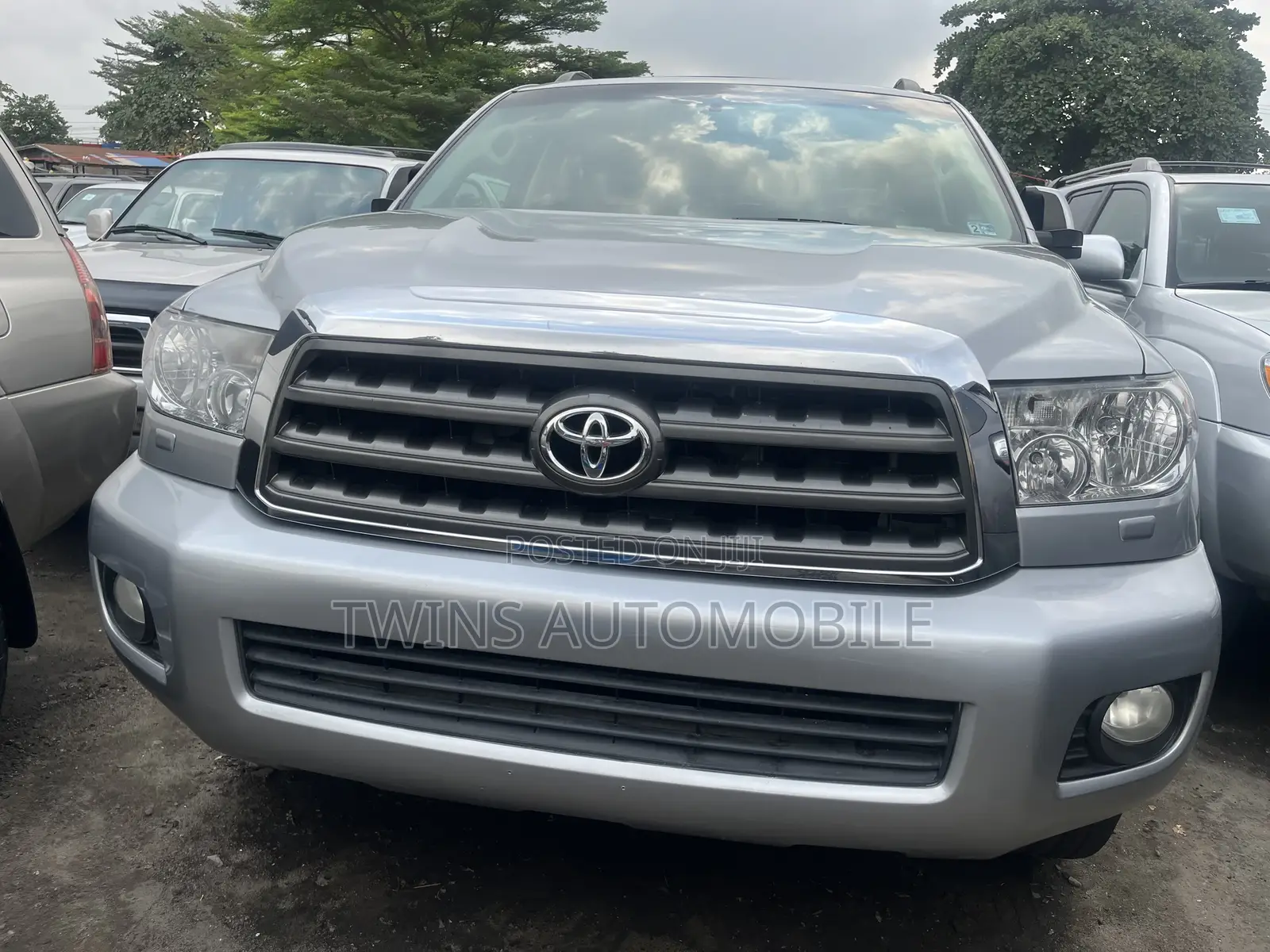 Toyota Sequoia 2010 Silver