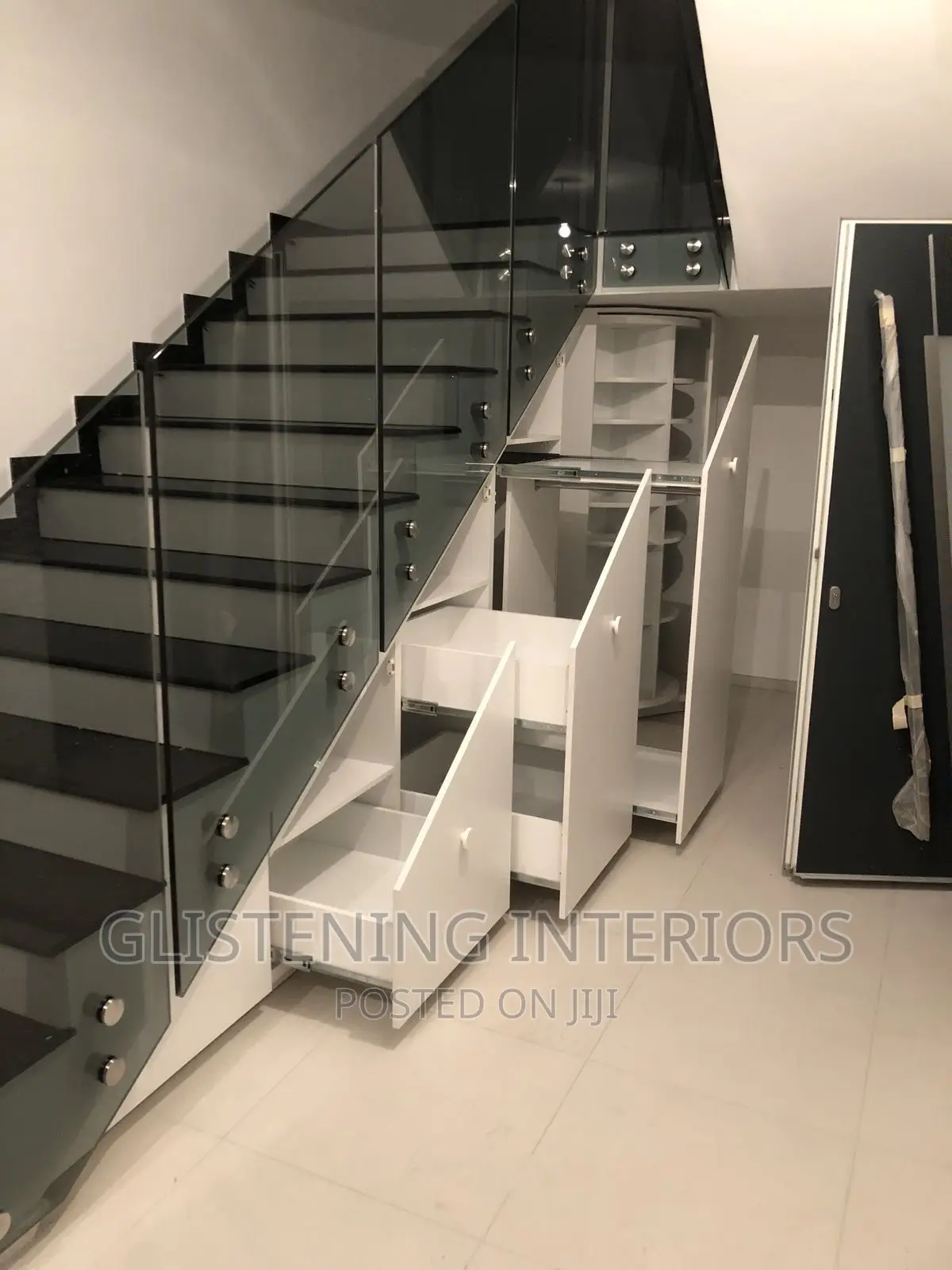 Staircase Design With a 10mm Tempered Glass