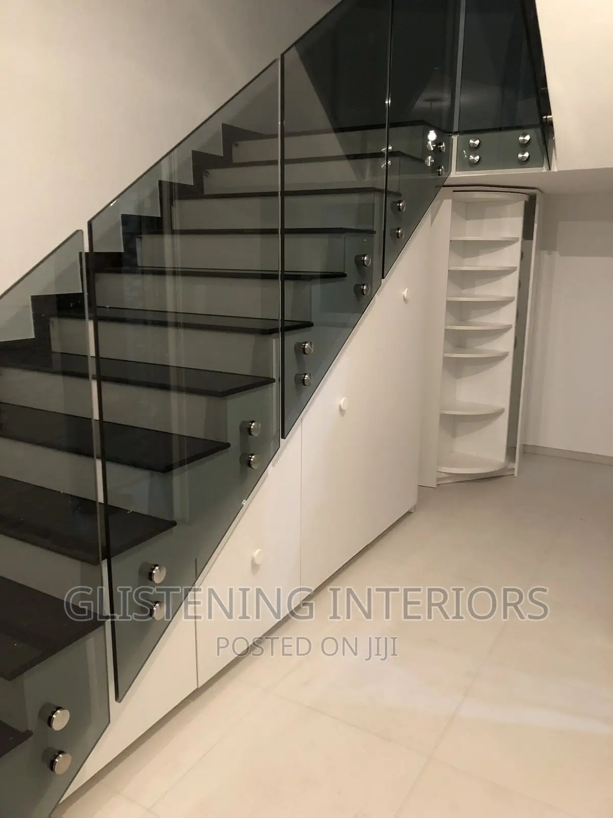 Staircase Design With a 10mm Tempered Glass