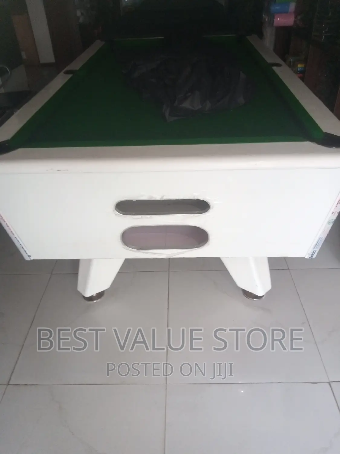 Coin and Marble Snooker Board White Local