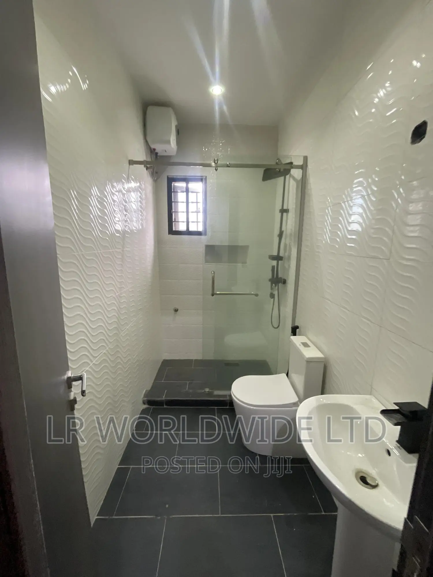 5bdrm Duplex in Riverpark, Lugbe District for sale