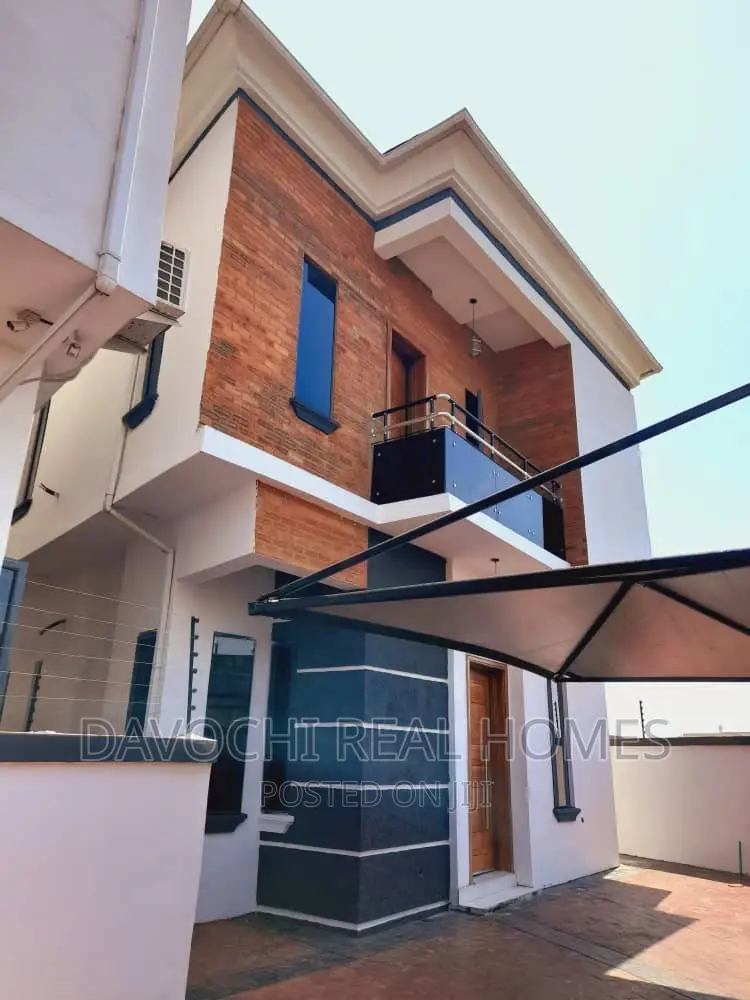 5bdrm Duplex in Chevron, Lekki for sale