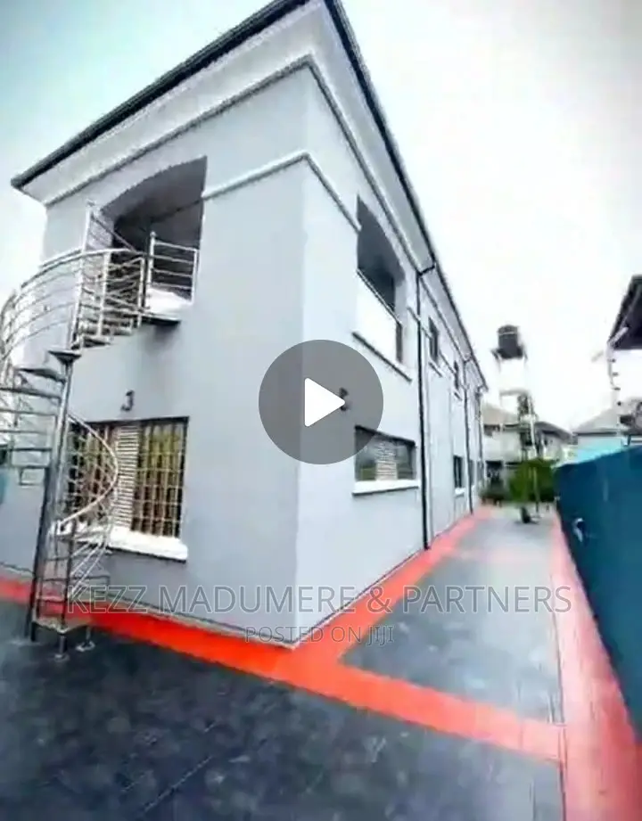 5bdrm Duplex in New Gra Port for sale