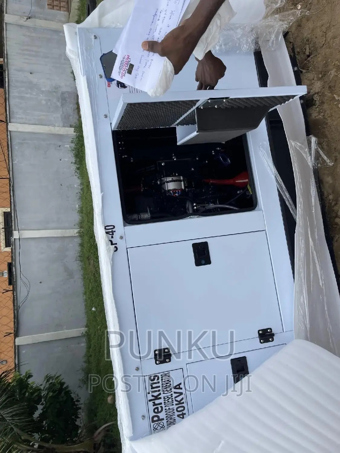 Perkins Sound Proof Diesel Gen of 40 Kva Copper Engine