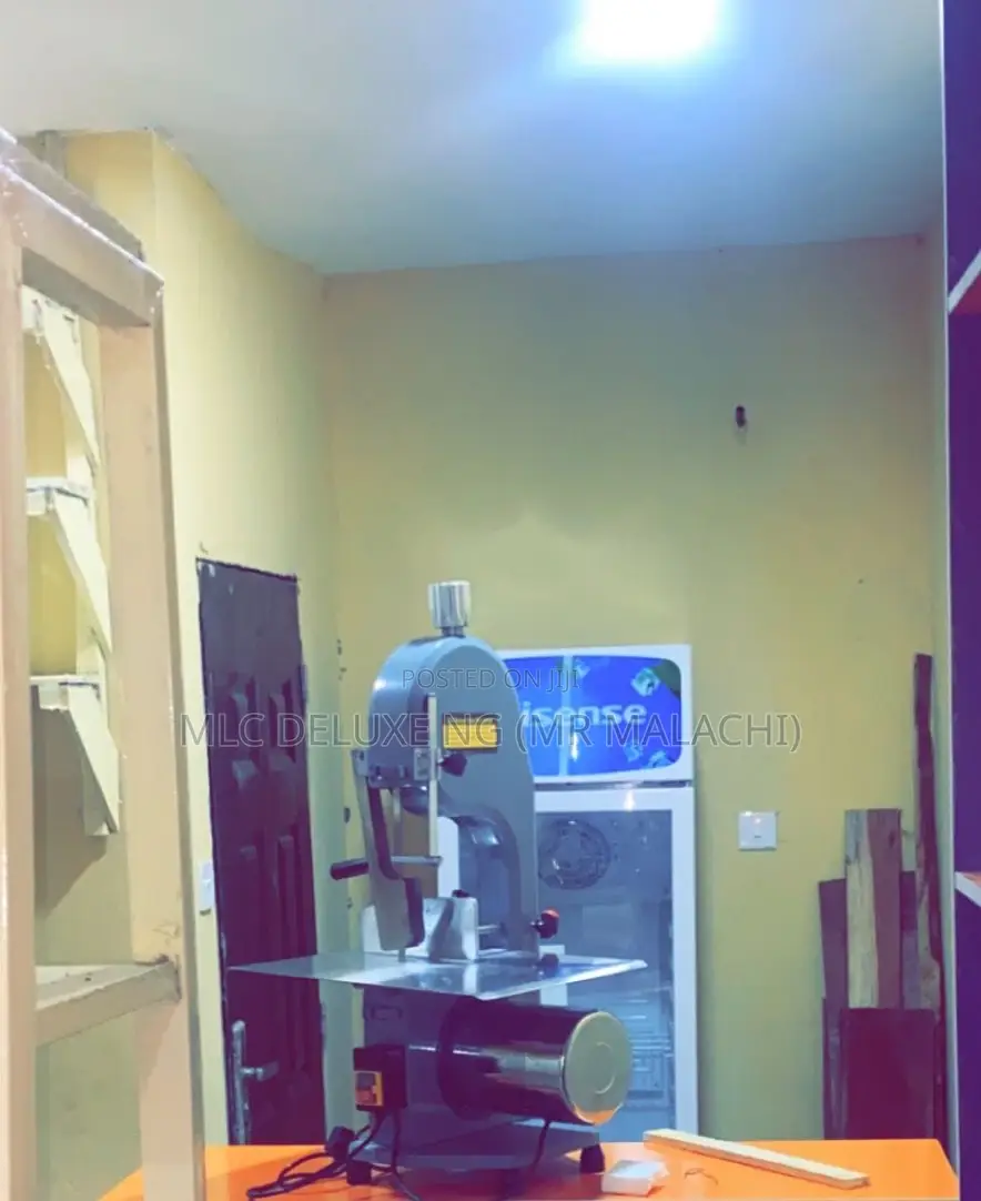 Butchery Bone Saw Cutting Machine/Heavy Meat Cutting Machine