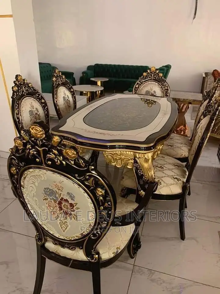 Royal Exquisite Wooden Dining Table With 6 Seaters