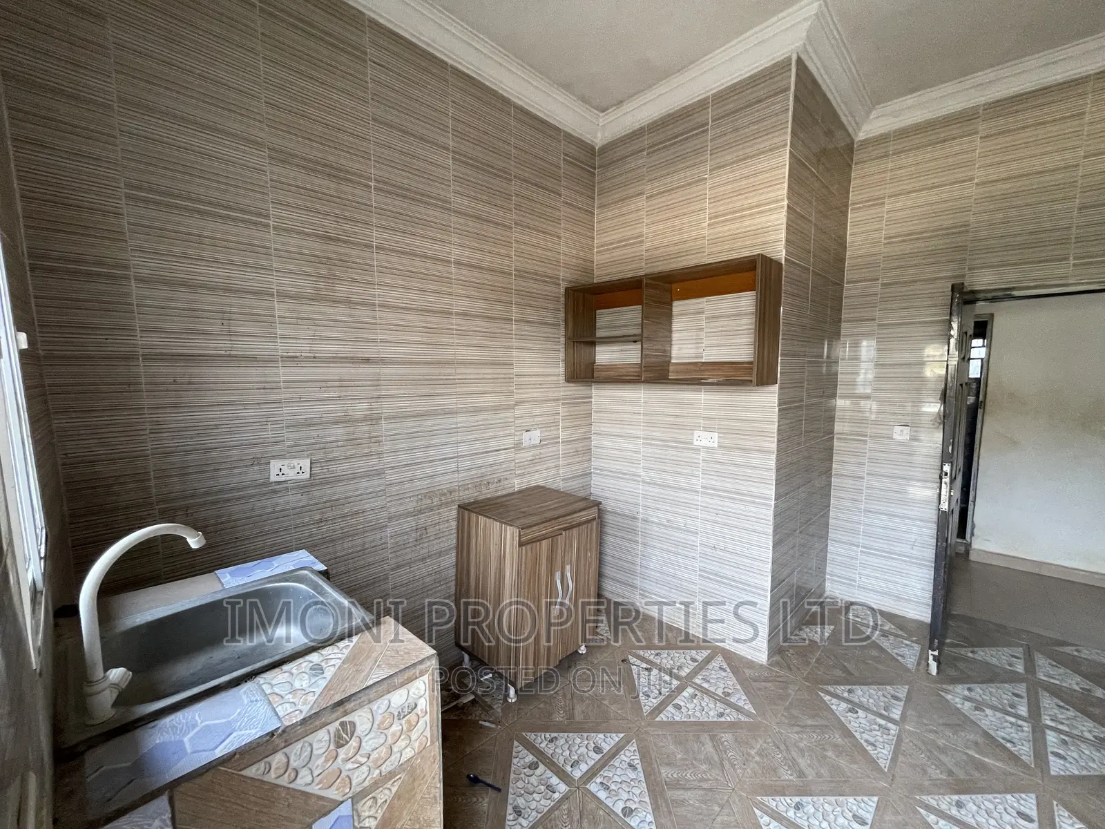 1bdrm Room & Parlour in Scc Road Ushafa, Bwari for rent