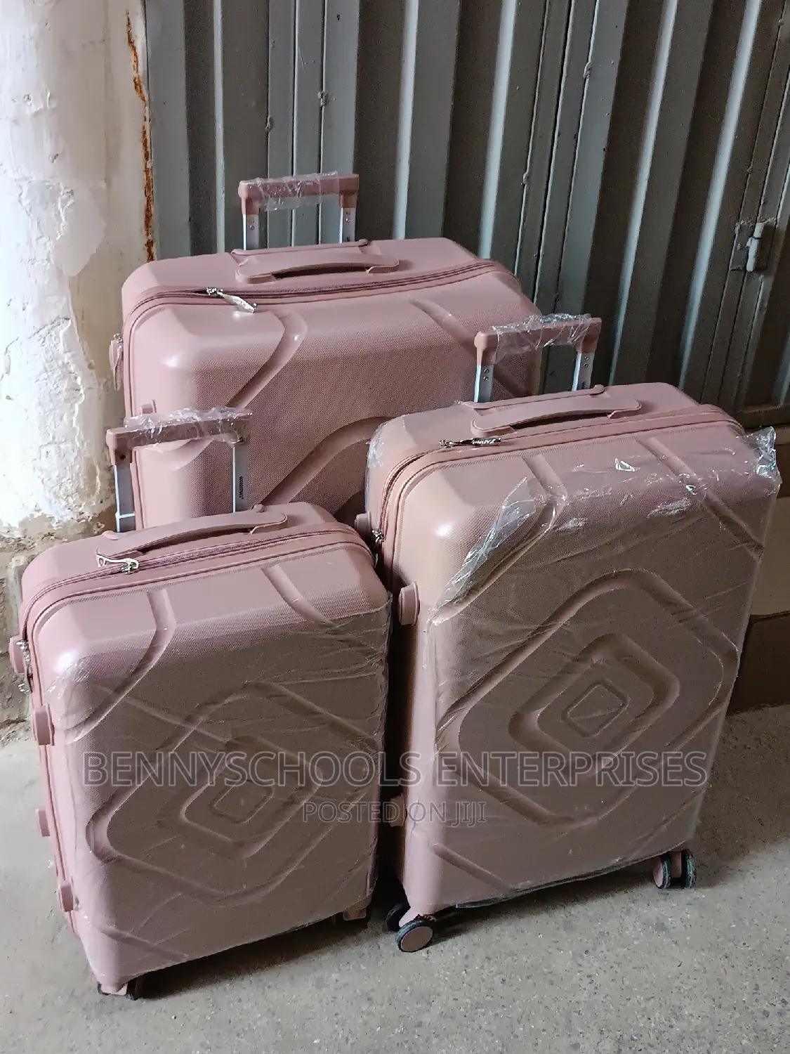 Set of 3 in 1 Unbreakable Elastic Rubber Trav Luggage Boxes