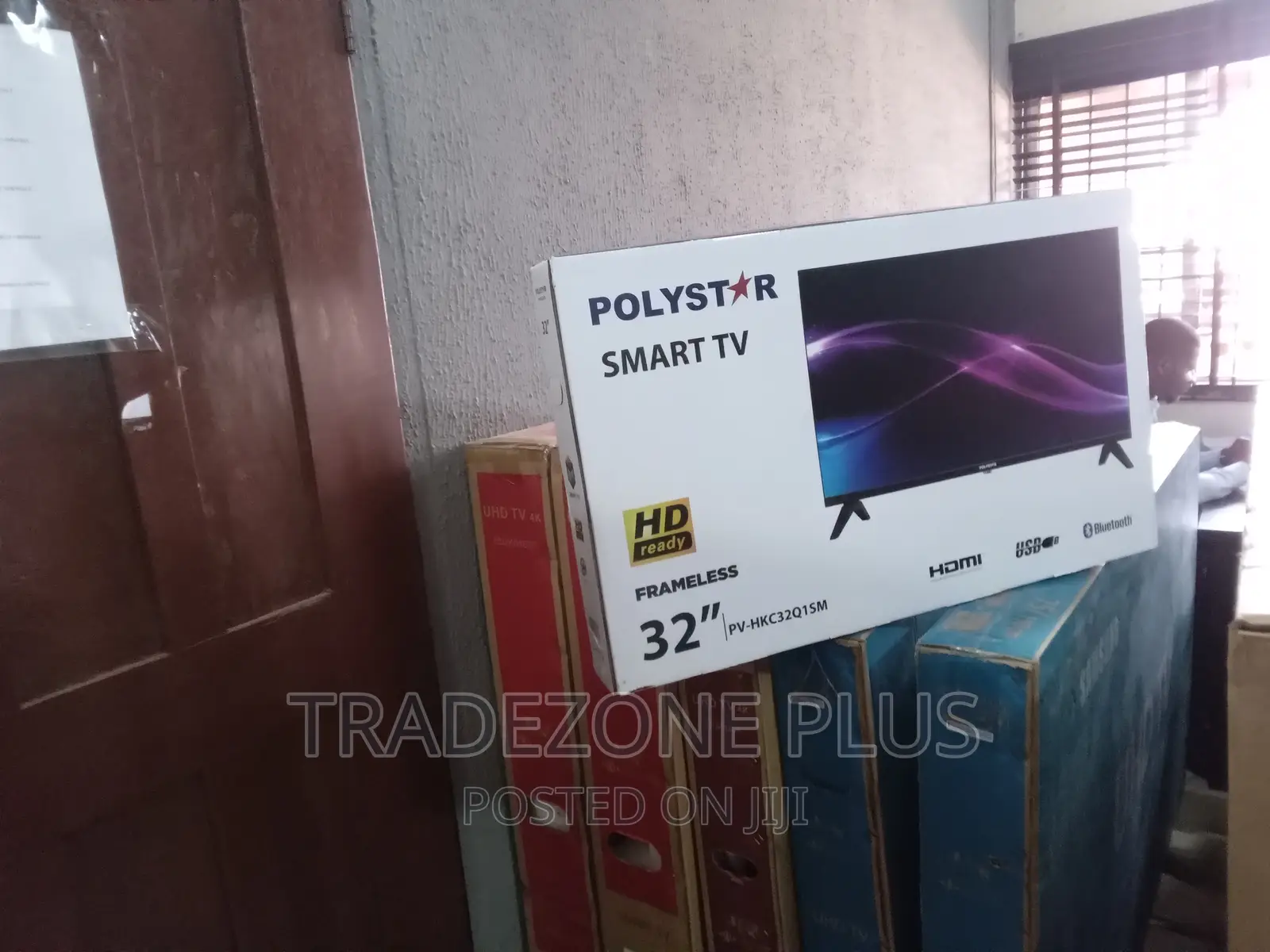 Brand New Polystar 32'' Smart TV With Youtube-Pvhkc32q1sm