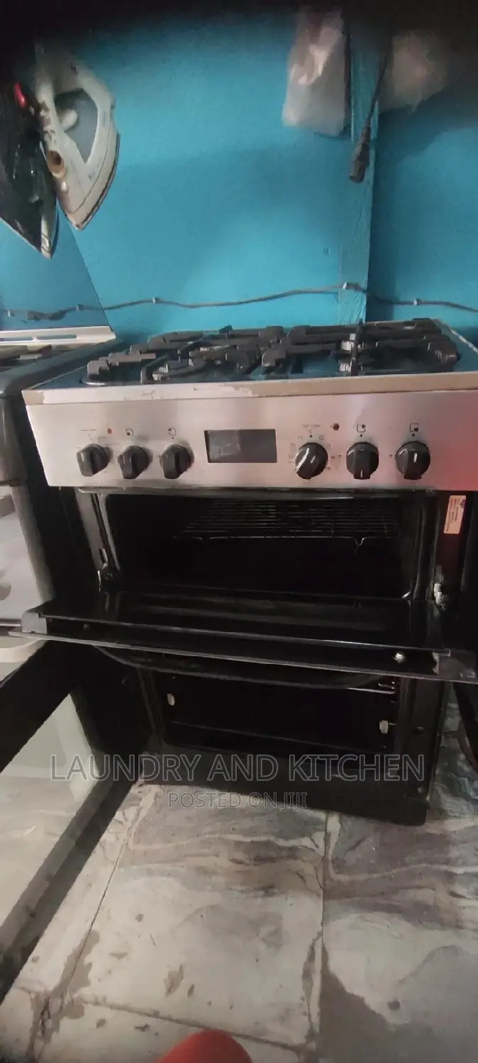 4 Burner Gas Cooker With Oven and Grill