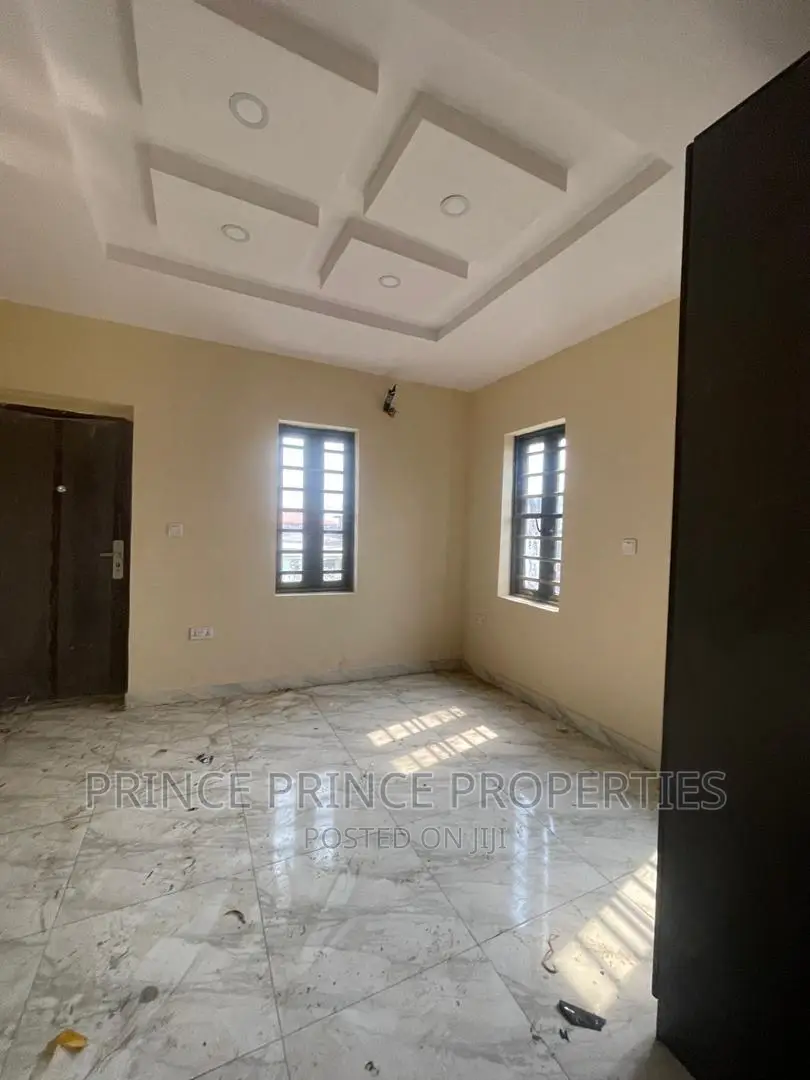 Furnished 2bdrm Block of Flats in Surulere for rent