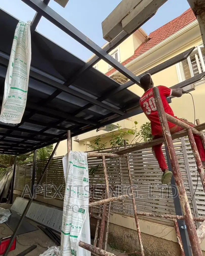 Rear View Skylight Sheet Pergola