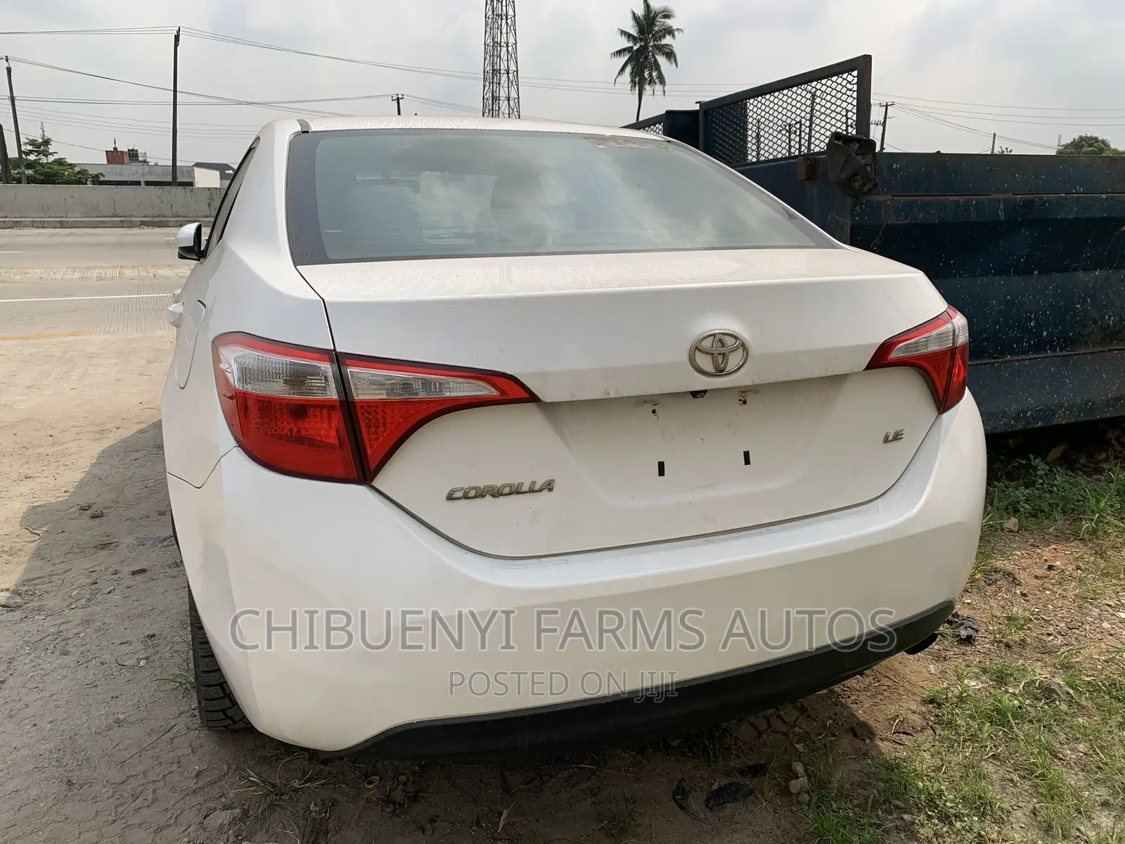 Toyota Corolla LE Premium 4dr Sedan (1.8L 4cyl CVT) 2014 White