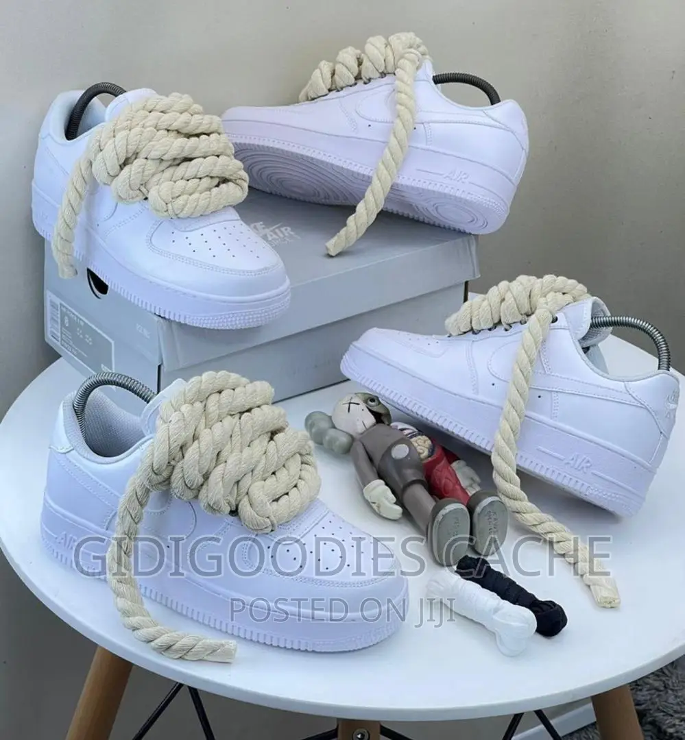 Nike Chunky Lace Sneakers