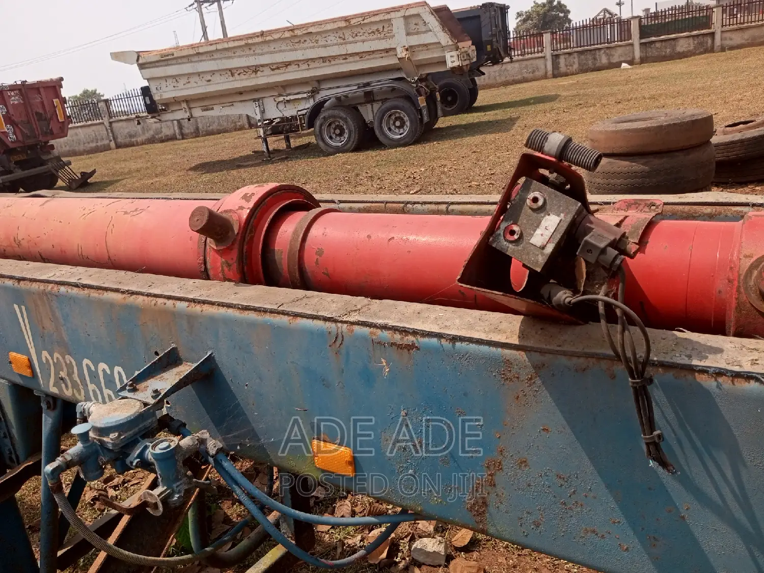 Tipping Trailer Piston