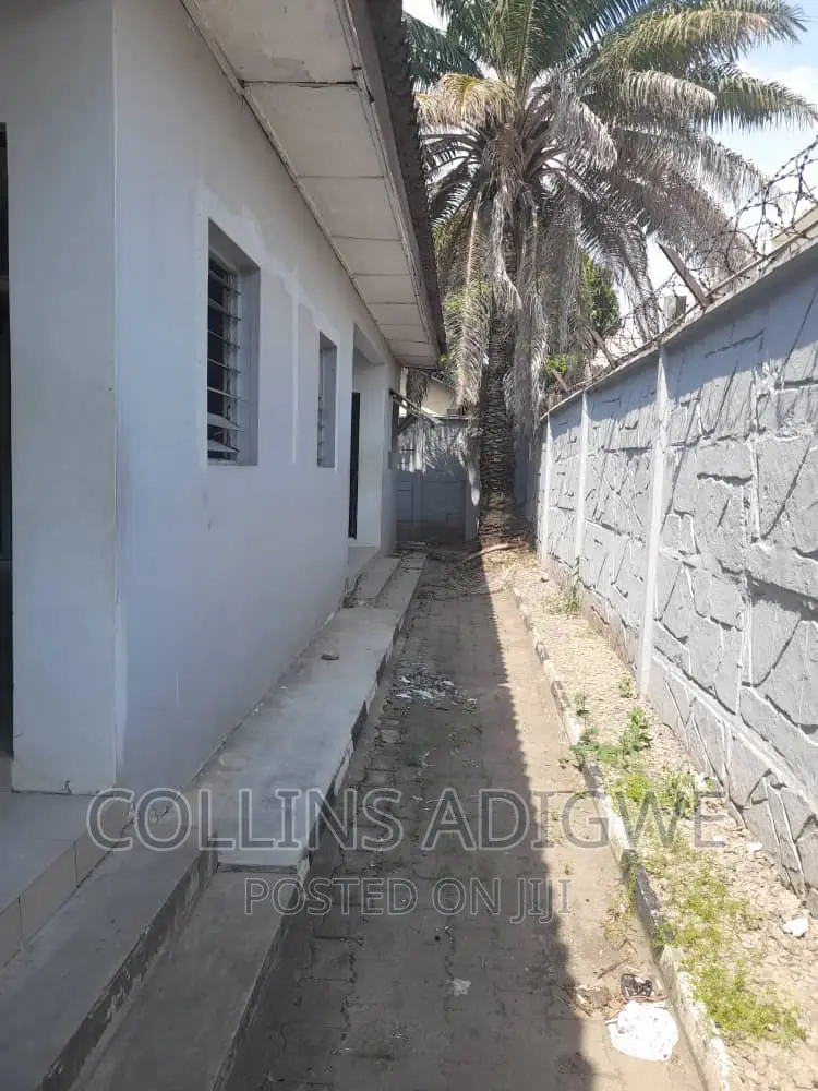 8bdrm Duplex in Victoria Island for sale