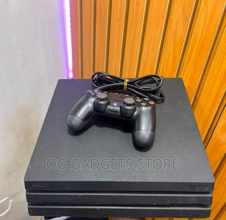 PS4 Console Pro UK Used
