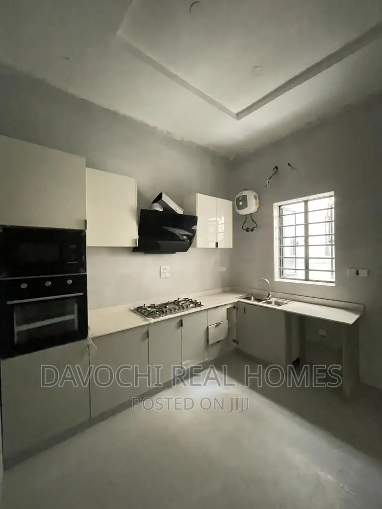 4bdrm Duplex in Chevron Drive, Lekki for rent