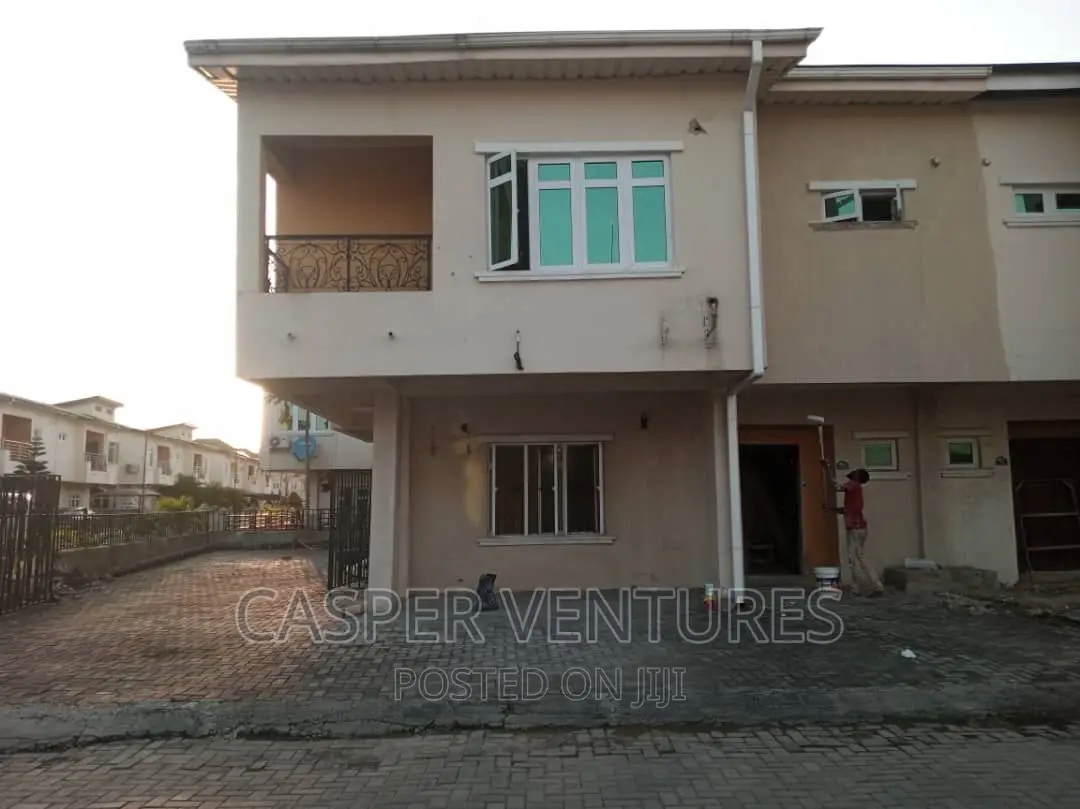 3bdrm Duplex in Lekki Paradise, Chevron for rent