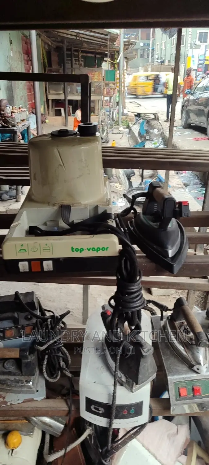 Italian Top Vapor Industrial Steaming Iron for Laundry