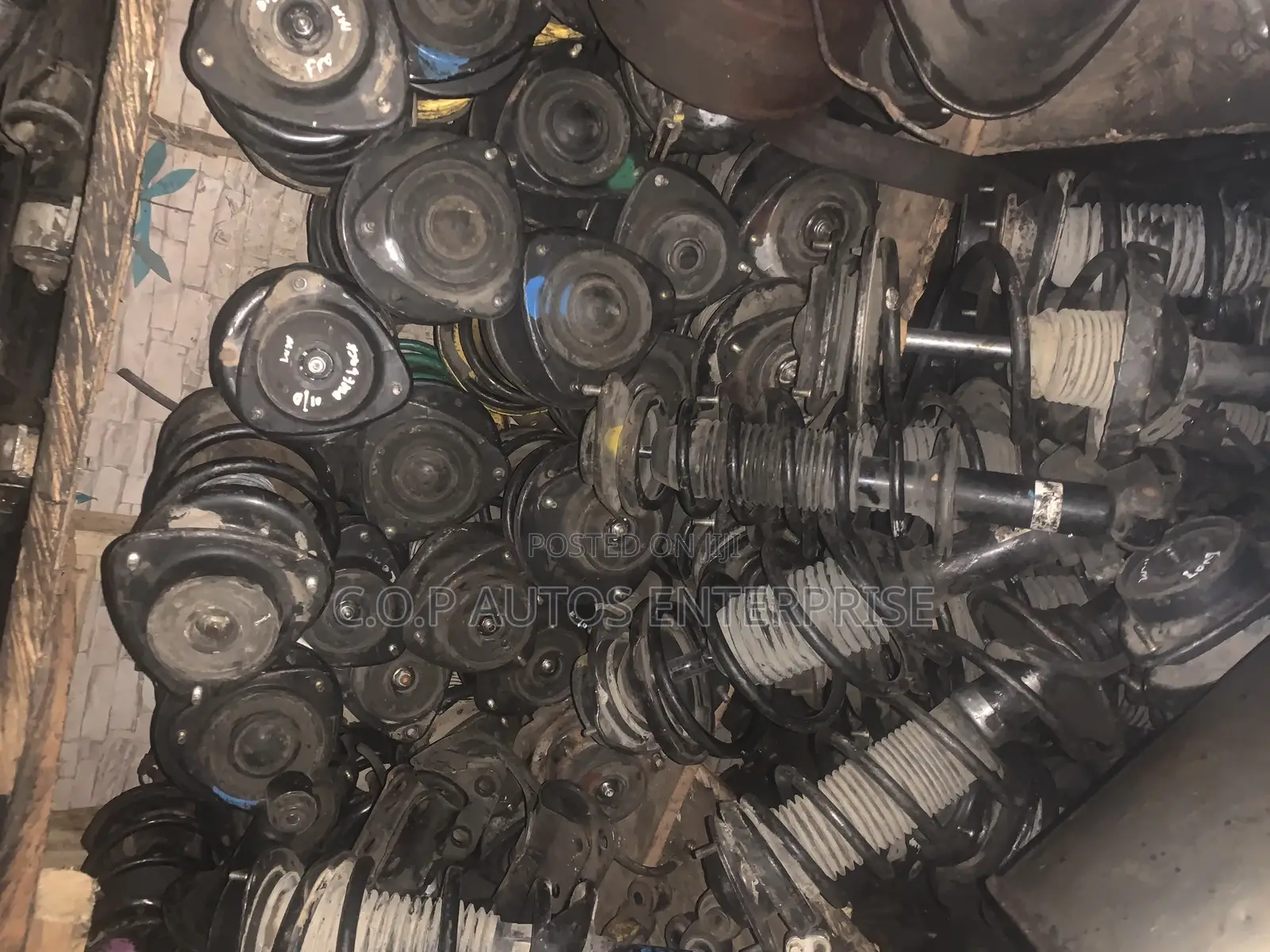 Front Shocks for Subaru Forester,Impreza,Outback and Legacy