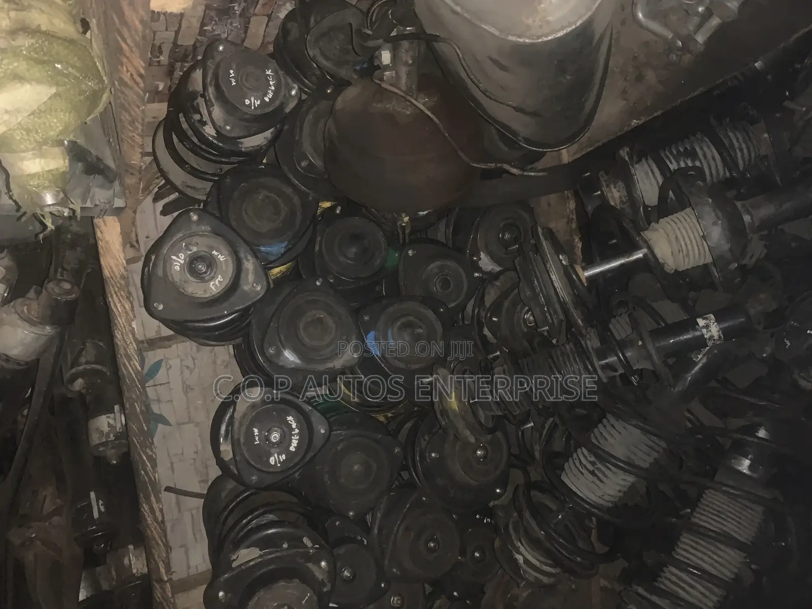Front Shocks for Subaru Forester,Impreza,Outback and Legacy
