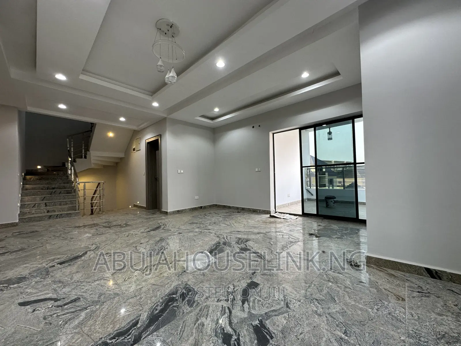 5bdrm Duplex in Guzape Abuja for sale