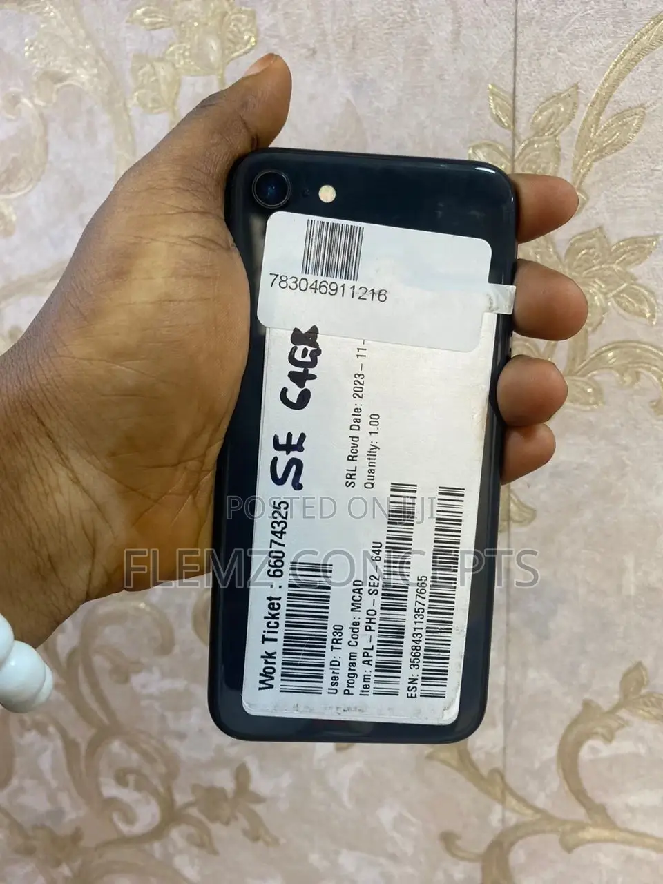 Apple iPhone SE (2020) 64 GB Black