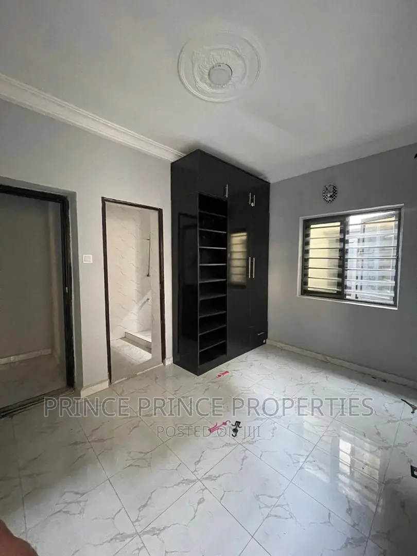 Furnished 2bdrm Block of Flats in Surulere for rent