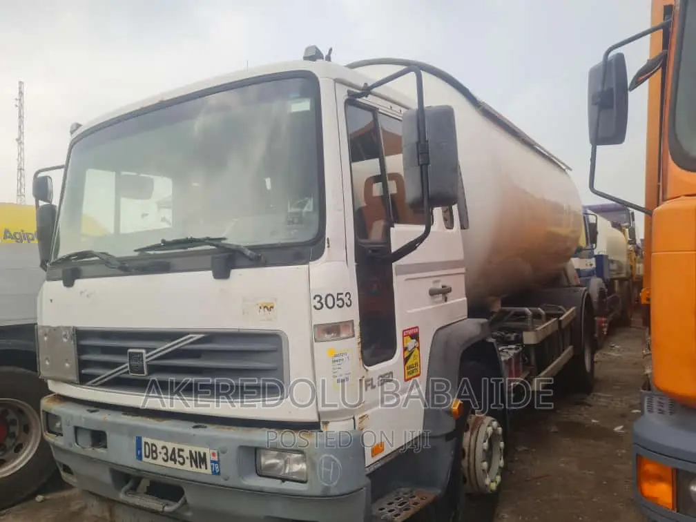 Volvo Gas Truck 10ton 2005 White