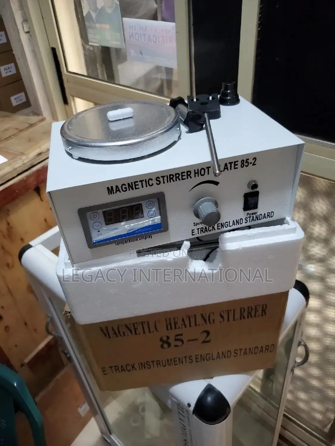 Hot Plate With Magnetic Stirrer