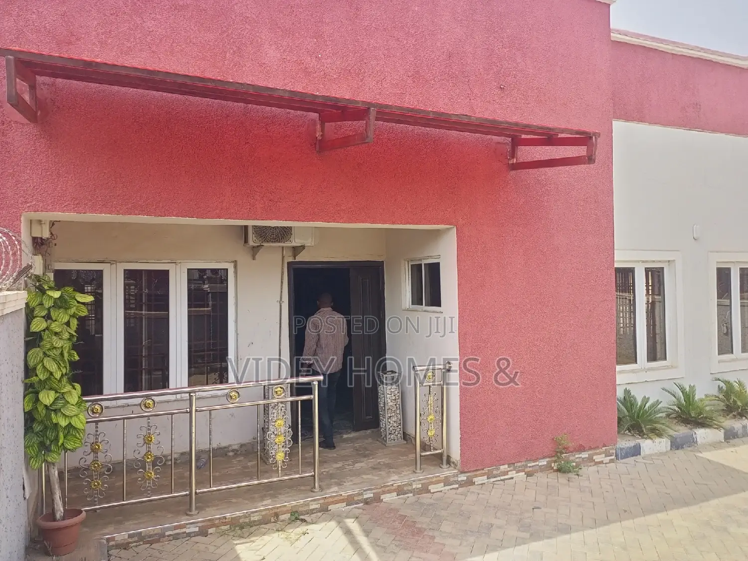 3bdrm Bungalow in Kabusa Garden Estate, Galadimawa for rent