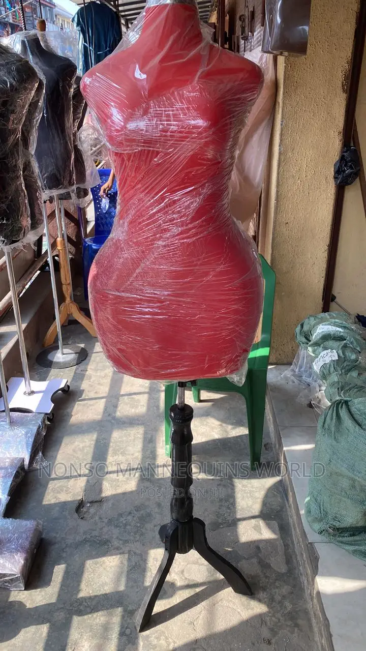 Size 12 Female Dressform With Adjustable Height